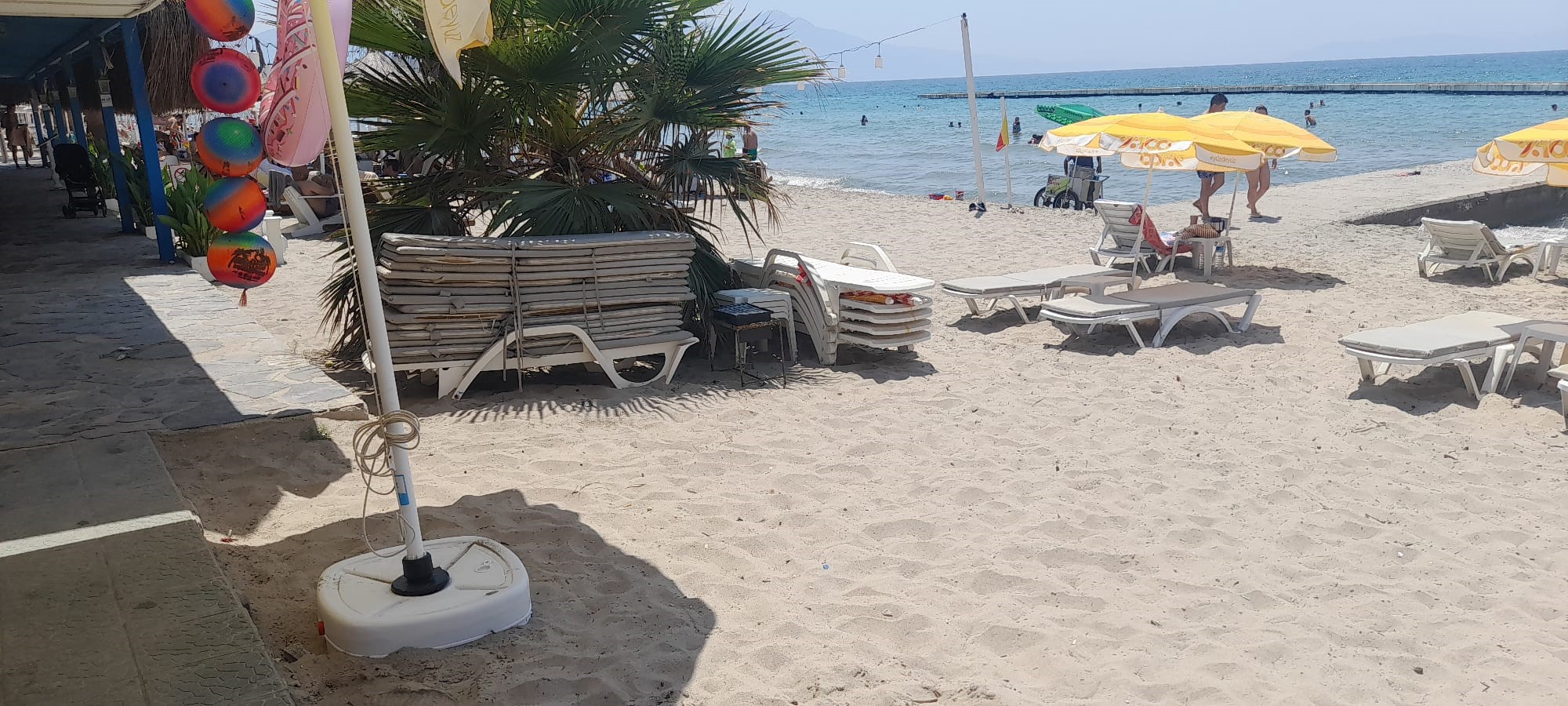 Kuşadası Belediyesi Zabıta Müdürlüğü Plajlardaki Fırsatçılara Göz Açtırmıyor (2)