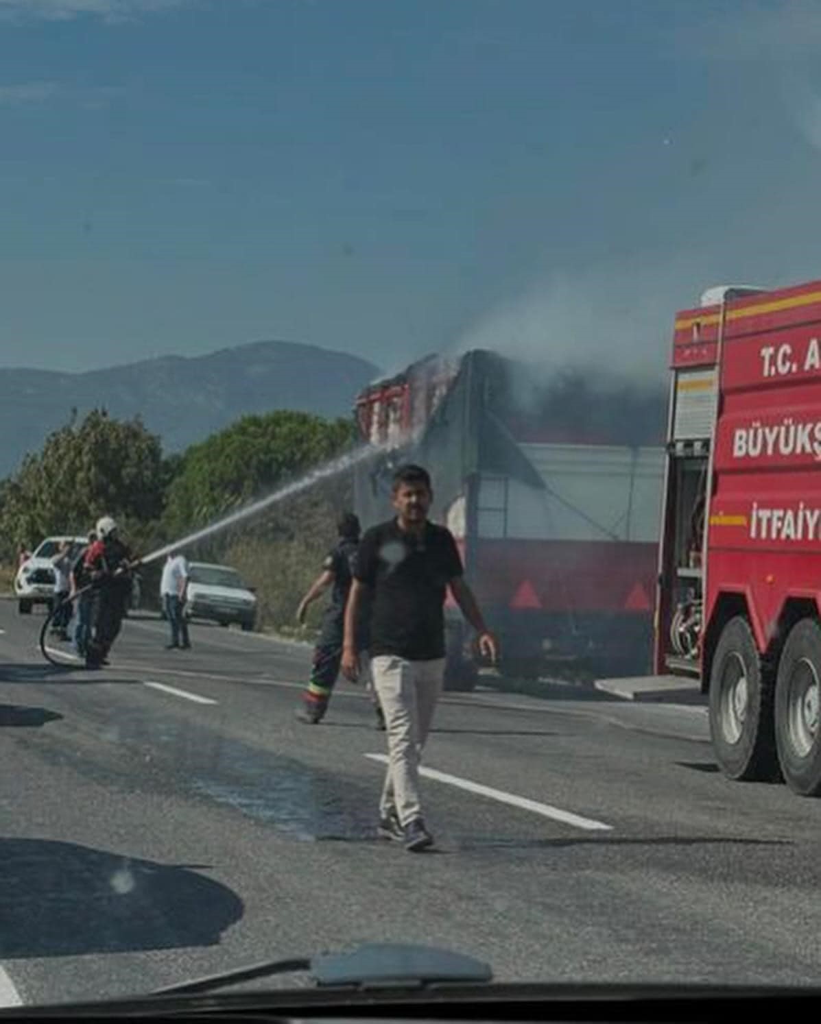 Aydın Söke’de Pamuk Yüklü Kamyonda Yangın (3)