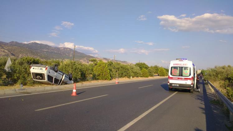   Aydın’da Buharkent’te Otomobil Takla Attı (4)