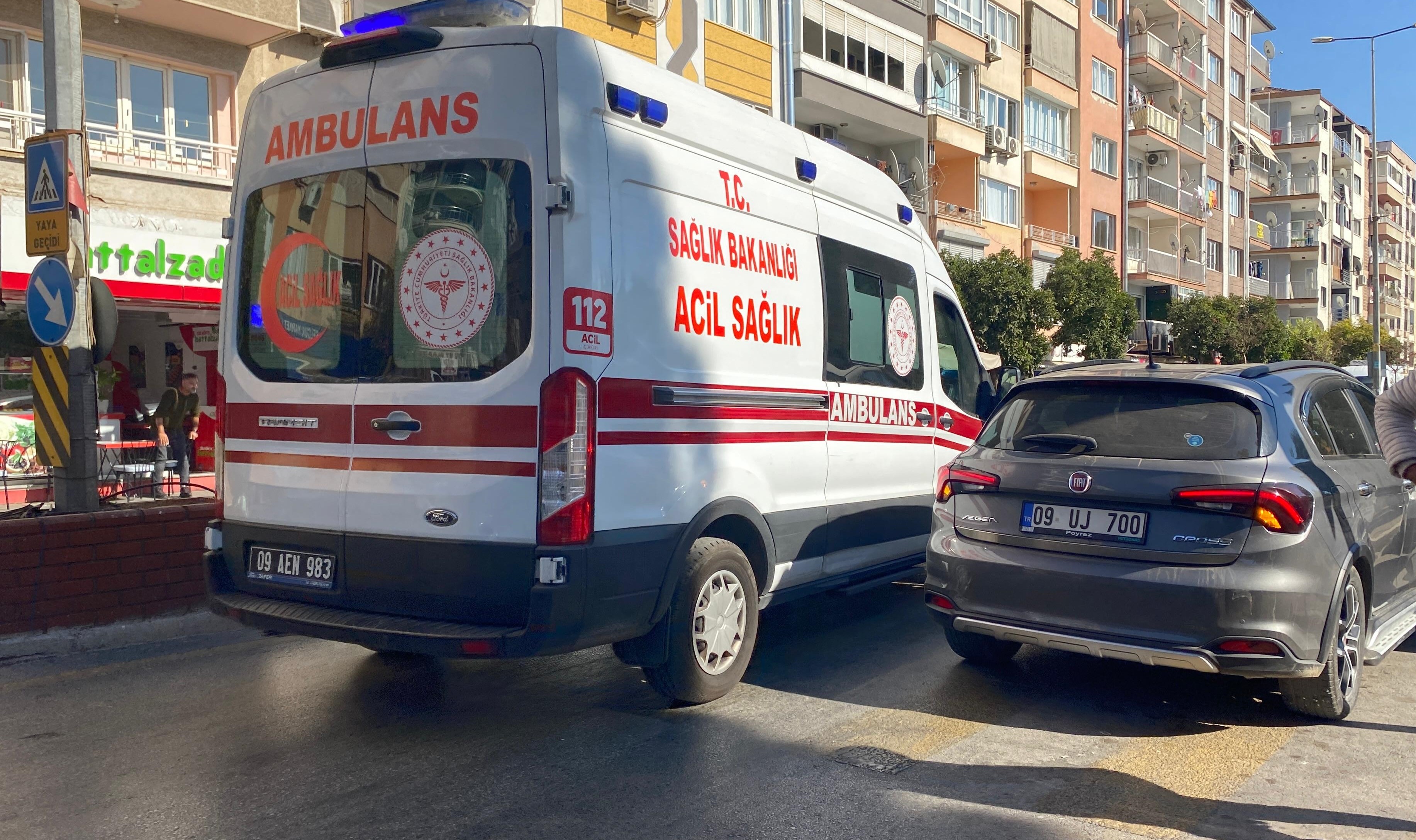 Aydın Efeler’de Otomobil Ile Elektrikli Bisiklet Çarpıştı (4)