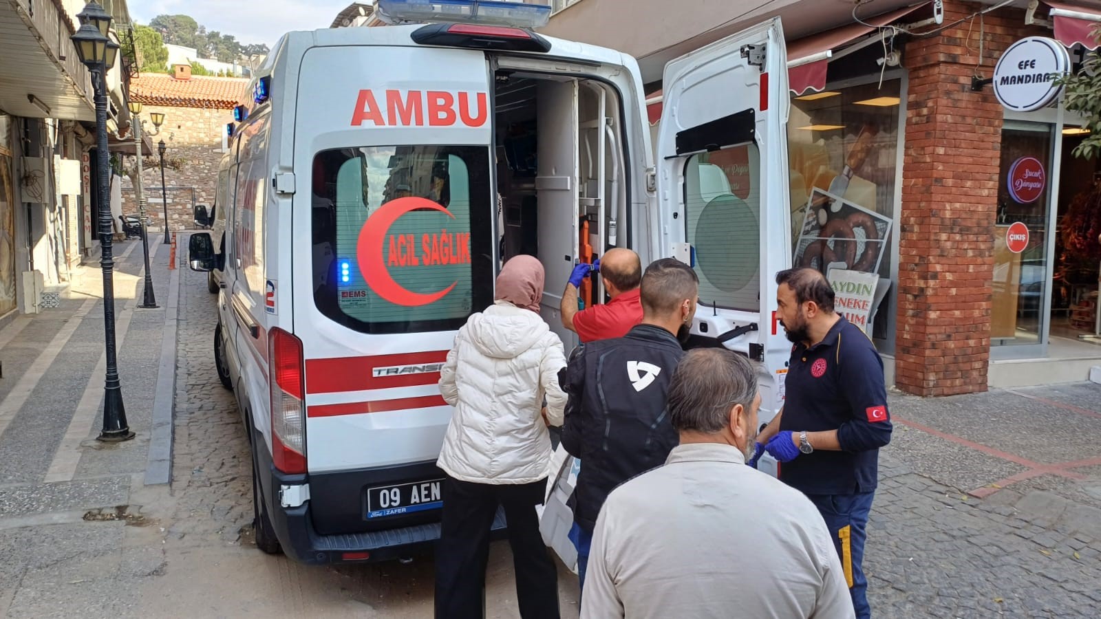 Aydın Efeler’de Otomobil Ile Motosiklet Çarpıştı (3)