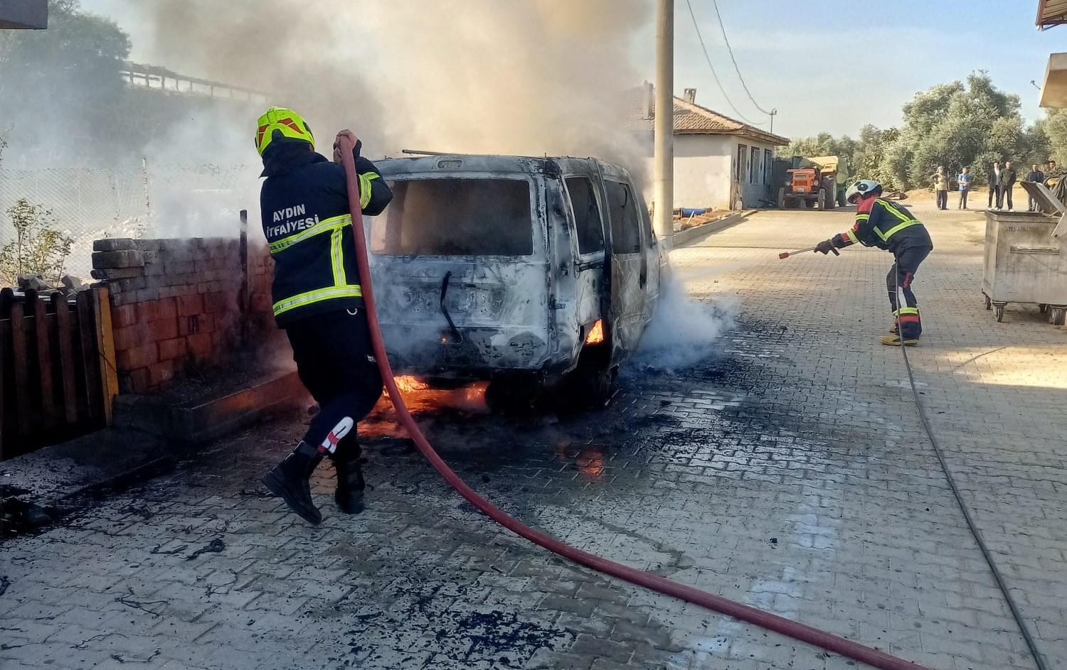 Aydın’da Otomobil Yangını (3)