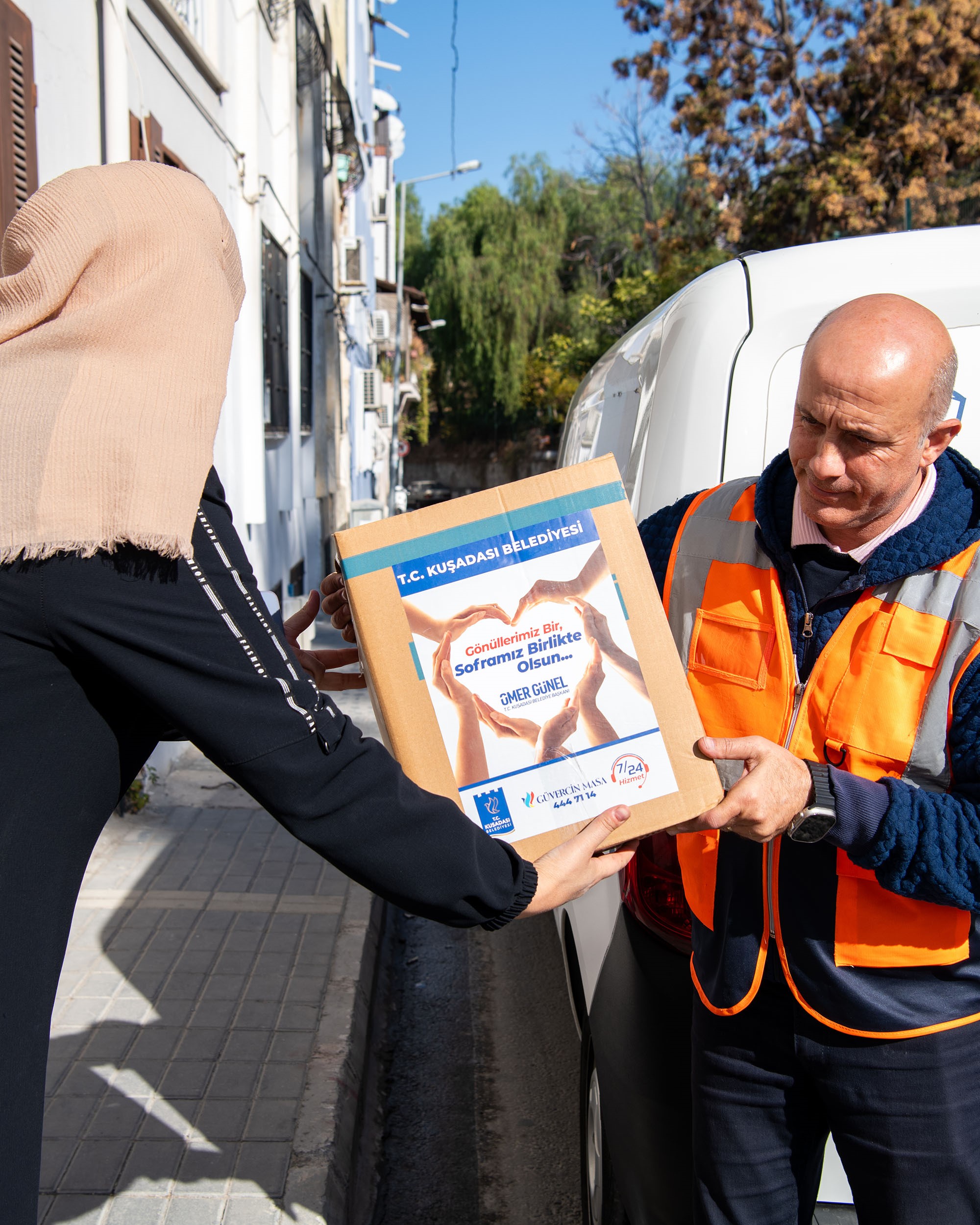 Kuşadası Belediyesi'nden Ihtiyaç Sahiplerine 10 Ayda 3 Bin 500 Gıda Kolisi Desteği