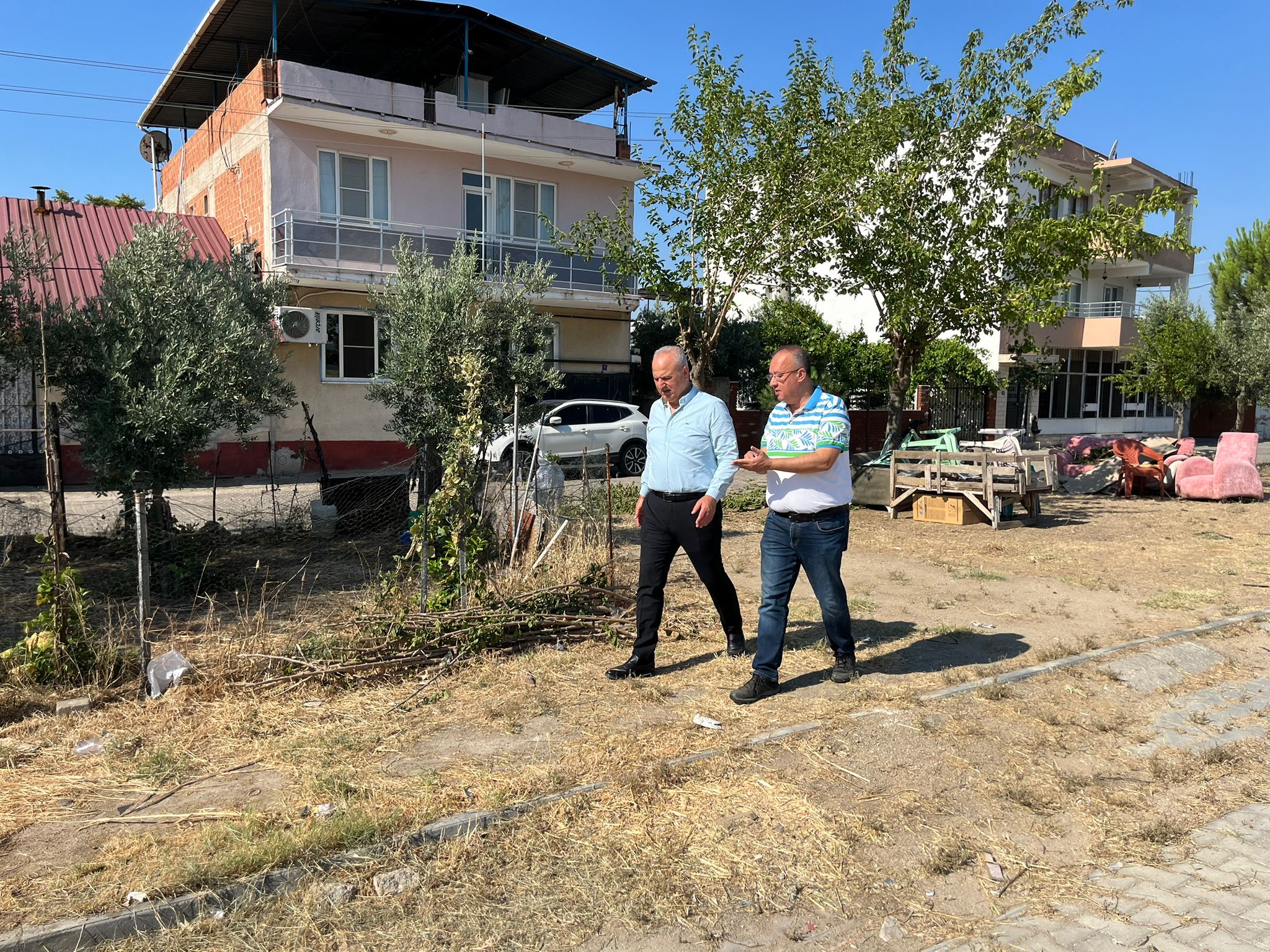 Başkan Mehmet Kivrak Cumhuri̇yet Mahallesi̇ Çevre Temi̇zli̇ği̇ Denetleme (9)