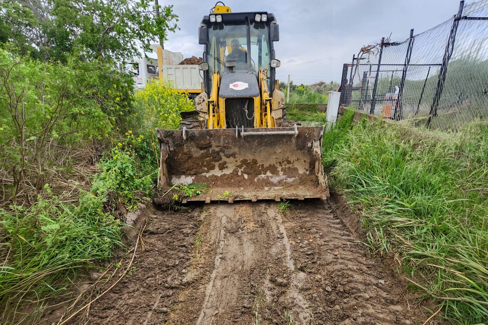 Efeler Belediyesi ulaşımdaki aksaklıkları ortadan kaldırıyor