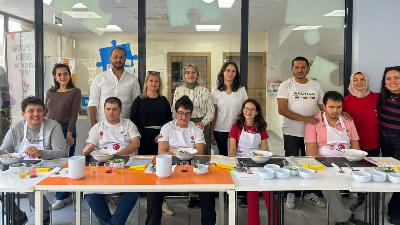 Efeler’in özel bireyleri “Meslek Mutfağı”nda üretime başladı