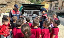 Aydın'da jandarma ekipleri öğrencileri bilgilendirdi