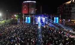 Büyükşehi̇r Beledi̇yesi̇, 19 Mayıs'ı 40 bi̇n Aydınlıyla kutladı