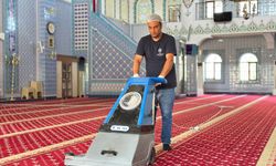 Büyükşehi̇r Beledi̇yesi̇’nden Kurban Bayramı öncesi̇ cami̇lerde temi̇zli̇k