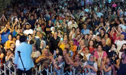 Başkan Çerçioğlu'ndan Kuşadası'nda müzik dolu gece