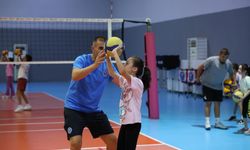 Başkan Çerçioğlu minik sporcuları voleybolla buluşturuyor