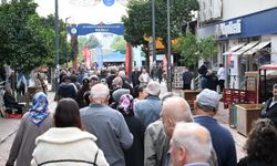 Aydın Büyükşehir Belediyesi binlerce fideyi Nazilli’de vatandaşlara dağıttı