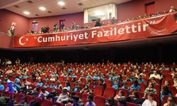 Başkan Çerçioğlu çocukları tiyatro ile buluşturdu