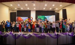 Efeler’de ara tatil tiyatro şenliğine dönüştü