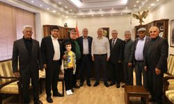 Başkan Kıvrak, bayramı hemşehrileriyle kutladı