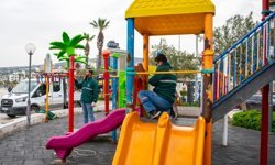 Kuşadası’nda çocuk parkları bahara hazırlanıyor