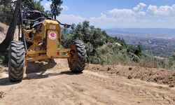 Efeler Belediyesi üreticinin yanında: Kırsal mahallelerde yol ve tesviye seferberliği