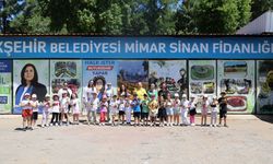 Minik öğrenciler doğa sevgisini öğreniyor