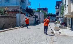 Efeler'de mahalleler köşe bucak temizleniyor