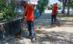 Efeler’de temi̇zli̇k faali̇yetleri̇ aralıksız devam edi̇yor