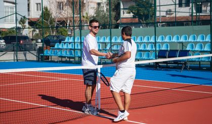 Kuşadası’nın i̇lk teni̇s kulübü kapılarını açtı