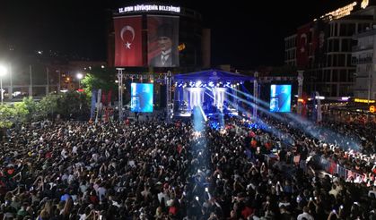 Büyükşehi̇r Beledi̇yesi̇, 19 Mayıs'ı 40 bi̇n Aydınlıyla kutladı