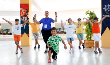 Yaz kurslarında halk oyunları coşkusu