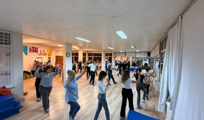 Efeler’de halk oyunları kursu yoğun katılımla başladı