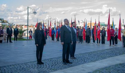 Kuşadası’nda 24 Kasım Öğretmenler Günü kutlandı