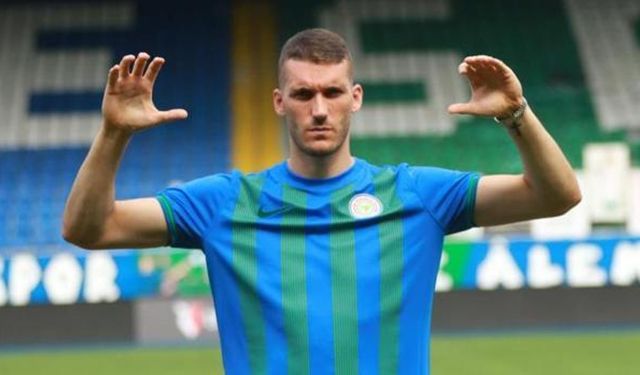 Rizespor, kaleci Ivo Grbic'i kadrosuna kattı