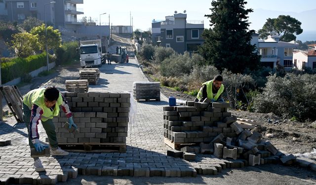 Kadınlar Deni̇zi̇ Mahallesi̇’nde üstyapı yatırımları hız kesmi̇yor