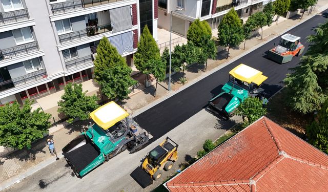 Efeler’i̇n yolları yeni̇leniyor