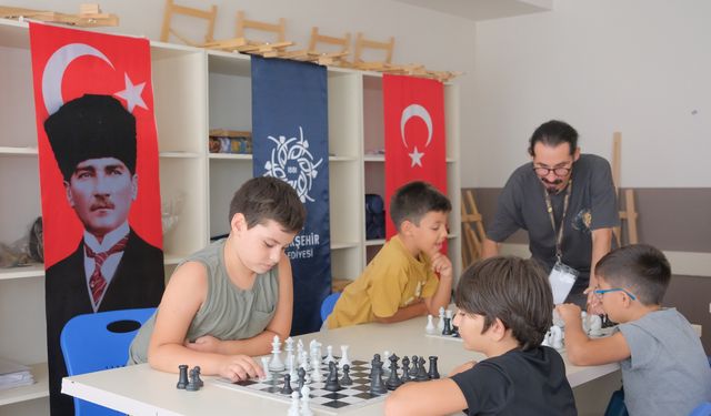 Aydın’da çocuklar satrançla düşünmeyi öğreniyor