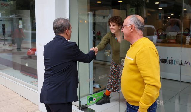 Başkan Yetişkin her yerde her koşulda vatandaşla iç içe