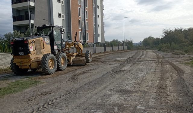Efeler Belediyesi modern yollar için çalışmalarına devam ediyor