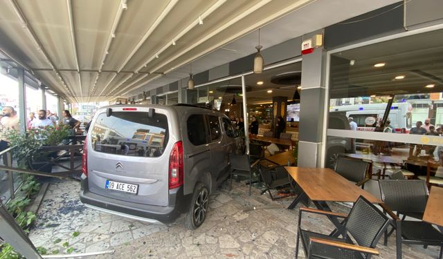 Önündeki araca çarpıp iş yerine daldı, kaçmaya çalıştı yakalandı