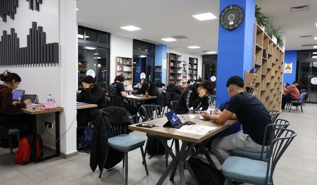 Başkan Çerçioğlu: Gençlerimizin eğitim yolculuğunda yanlarında olmaya devam edeceğiz