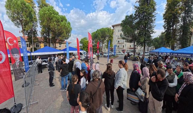Başkan Çerçioğlu, Ata Tohumlarından üretilen fideleri Çineliler ile buluşturdu