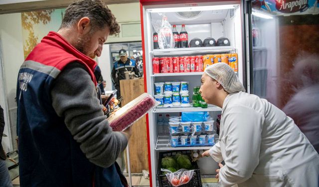 Kuşadası Belediyesi halk sağlığı ile oynayanları affetmiyor