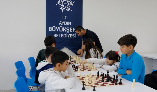 Büyükşehir Belediyesi’nin satranç eğitimleri sürüyor