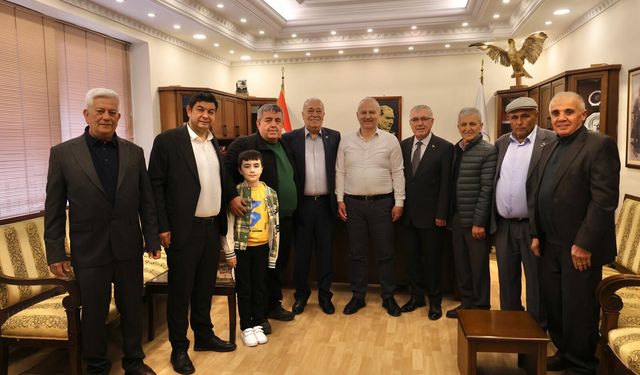 Başkan Kıvrak, bayramı hemşehrileriyle kutladı