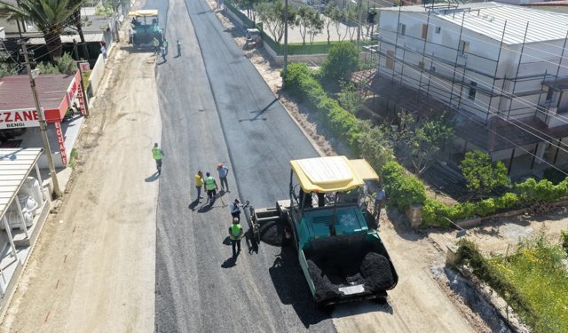 Büyükşehir'in çalışmaları ile Akbük yolu yenileniyor