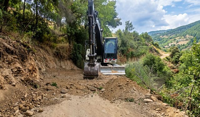 Efeler’de yol çalışmaları devam ediyor: Üreticilerden Başkan Yetişkin’e teşekkür