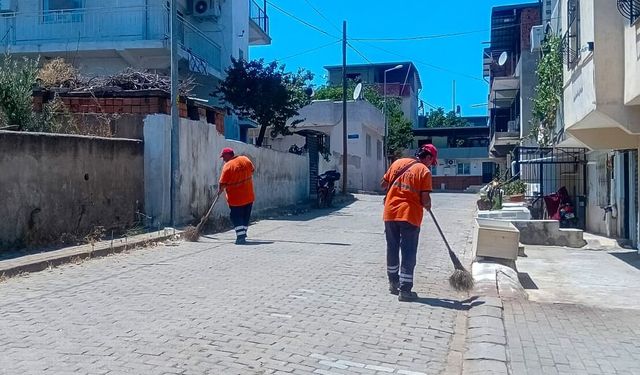 Efeler'de mahalleler köşe bucak temizleniyor