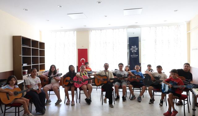 Aydınlı çocuklar sanatla buluşuyor