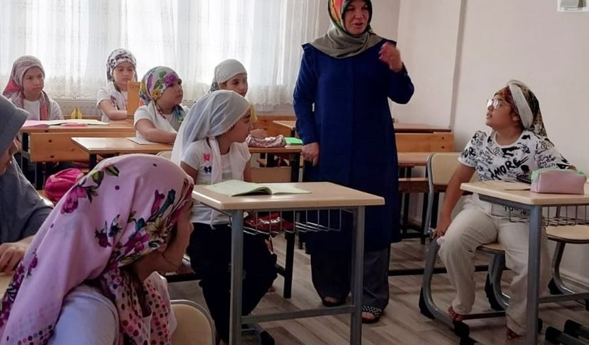 Çine'de Yaz Kur'an Kursu öğrencilerine farkındalık seminerleri veriliyor