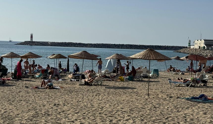 Kuşadası’nda Ekim’de deniz keyfi