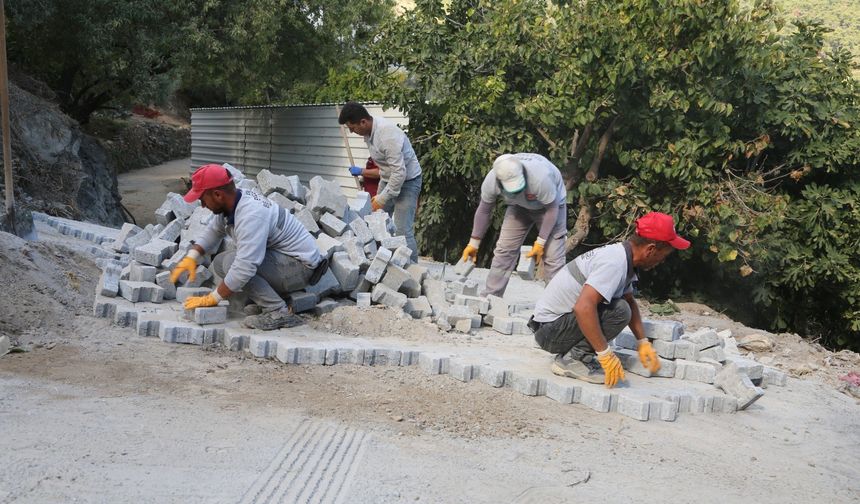 Başkan Yetişkin’den Efeler’e 65 milyonluk yol yatırımı