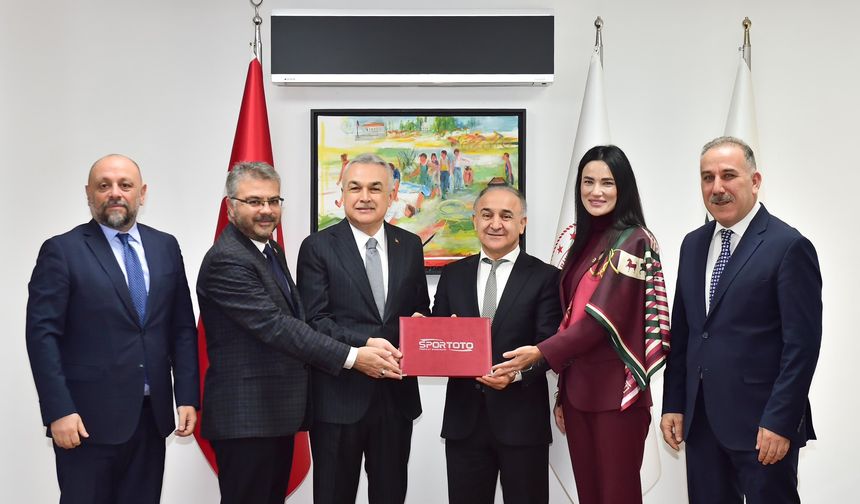 AK Partili Sarıbaş müjdeyi verdi: Efeler'e 4 bin kişilik spor salonu