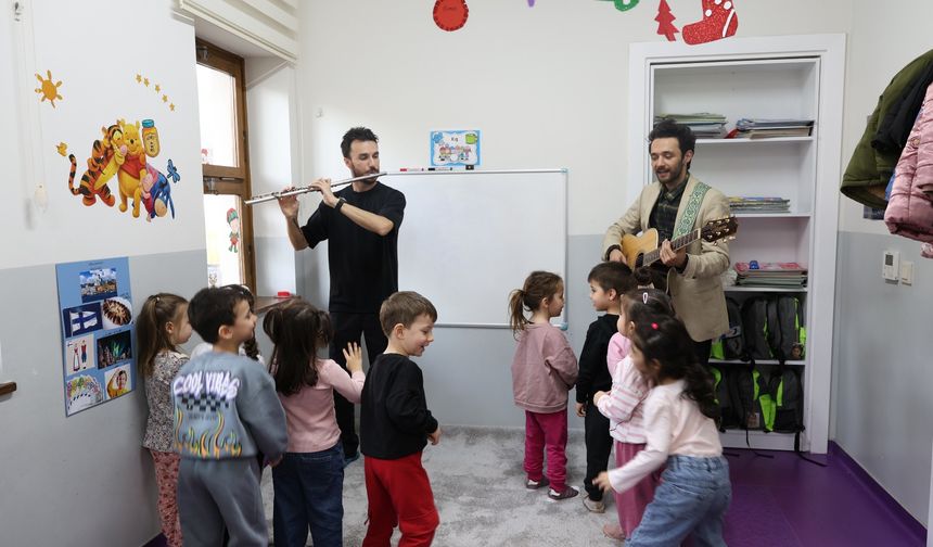 Çocuklar notaların renkleriyle tanıştı